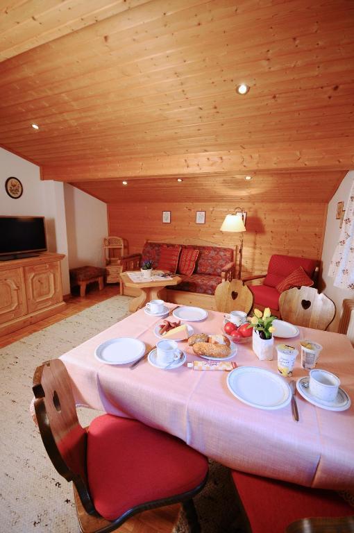 Ahnenhoefl パーテネン 部屋 写真